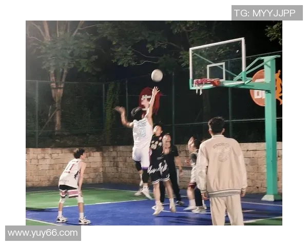 三对三篮球赛的魅力与技巧探索：如何在小场地中展现团队合作与个人能力